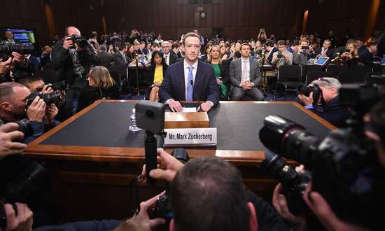 Facebook首席执行官马克·扎克伯格(Mark Zuckerberg)出席国会听证会